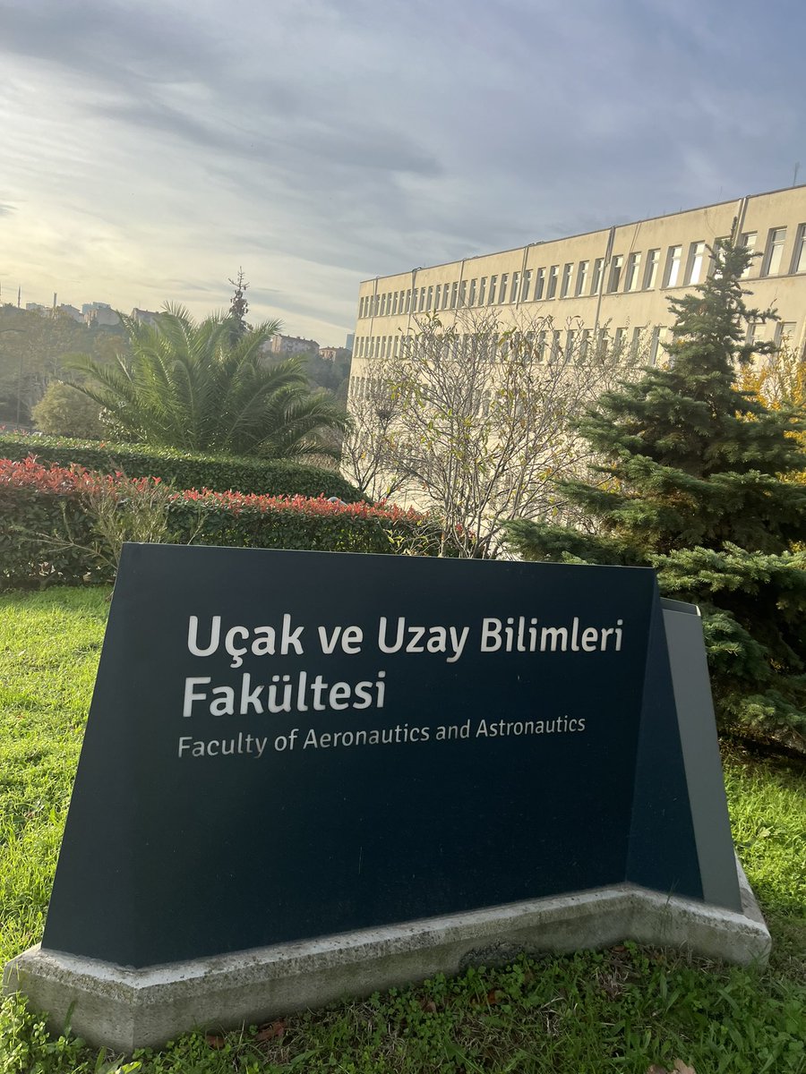 LissaAriane's tweet photo. Günaydın  🙂🚁
#IstanbulTechnicalUniversity https://t.co/9xHjjwh2f9