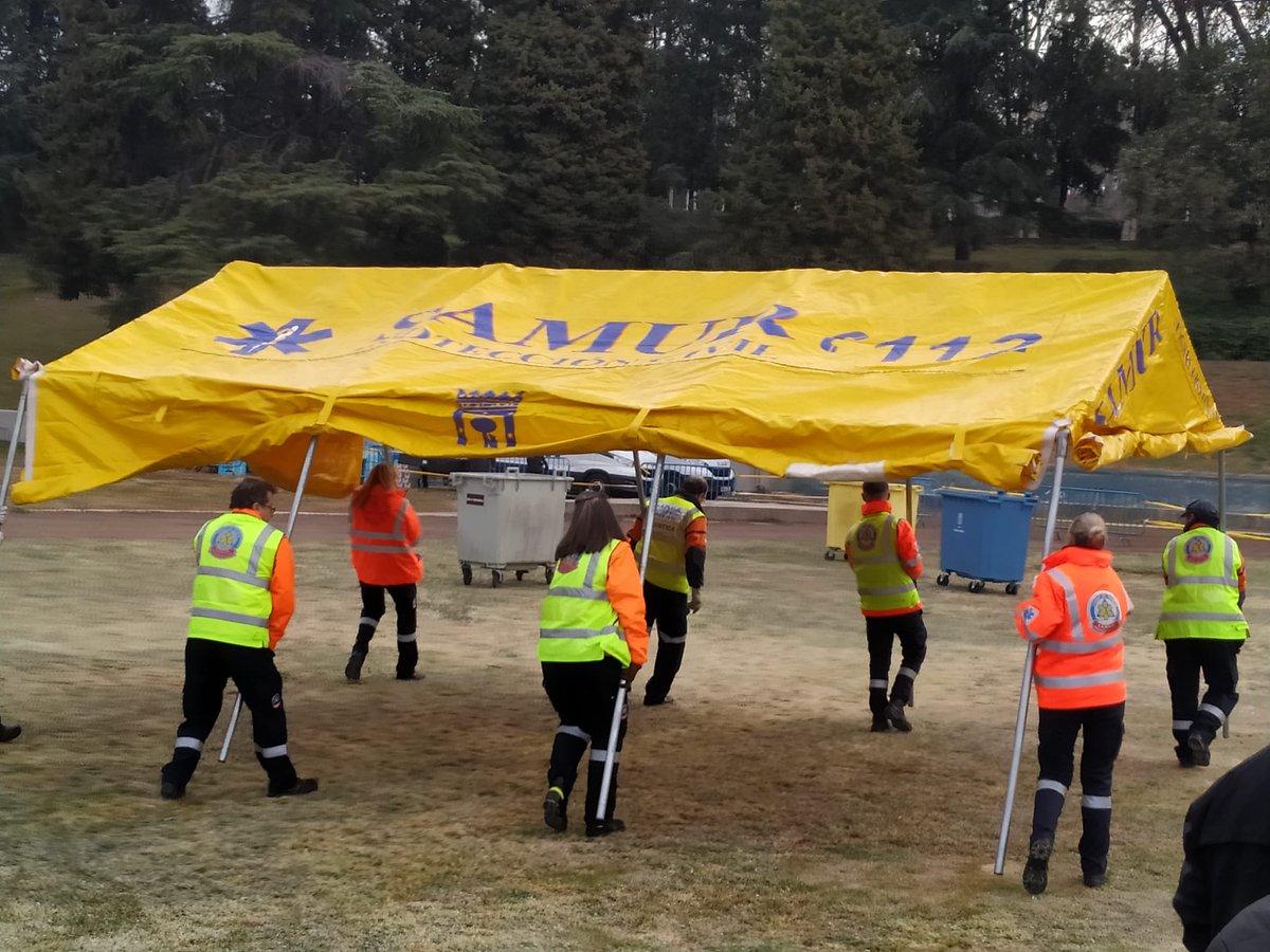 SAMUR_Logistica's tweet photo. Hoy se celebra el día internacional del Voluntariado.

Feliz día a todos los compañeros que dedican una parte de su vida a los demás de una manera altruista https://t.co/k4sqFKH0tM