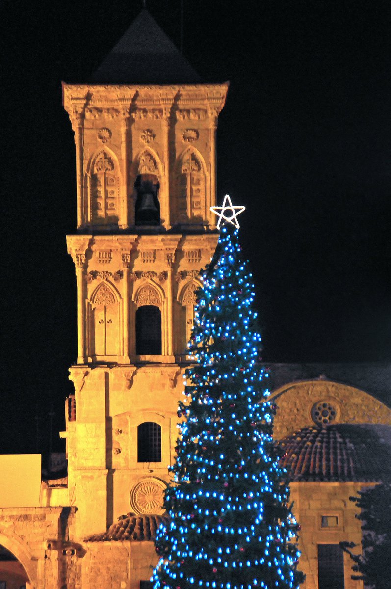 LarnakaRegion's tweet photo. Built by Byzantine Emperor Leo VI in the 9th century, the church was restored in the 17th century. The three domes and original bell tower of the church were destroyed in the first years during Ottoman rule.
1/2
#churchesofcyprus #Larnaka #StLazarus https://t.co/qavaJLqJbS