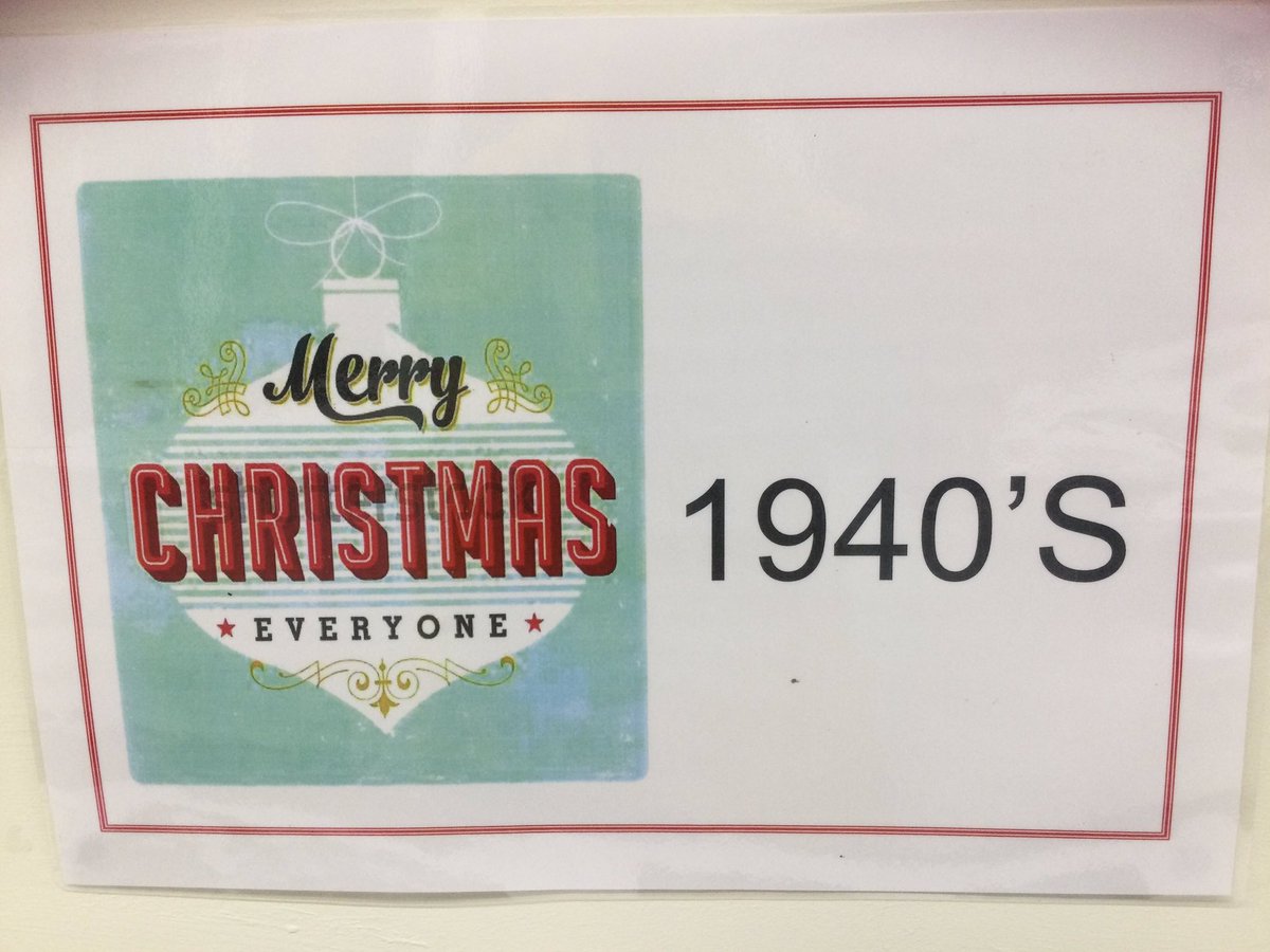 BurnhamWard's tweet photo. Memory lane helps patients to reminisce about Christmas in the 1940’s.Paper chains made by patients bring back childhood memories @SomersetFT @NormaCoombes @fobwmh #rememberinggoodtimes https://t.co/Q4sYsZaFIE