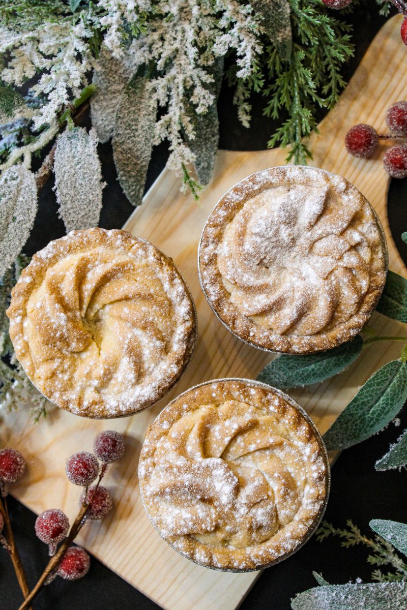 RealBakewellPud's tweet photo. Use code: 10christmas 

For 10% off our Christmas range online! (This range is preorder only which will be shipped 18.12 for Christmas delivery!!) 

Code expires midnight on Friday! 🎁🎅🏻😋 https://t.co/GLNJn90Sd9