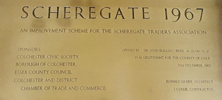 ColCivicSociety's tweet photo. 1/2
#OnThisDay - 5 December 1967, Scheregate Steps were re-opened after a major improvement scheme championed by @ColCivicSociety.
The ‘Scheregate’ is the only surviving #Medieval gate in the #RomanWall and its name comes from the #AngloSaxon word 'scaerd', which means ‘gap’. https://t.co/FfkTPpcLaZ