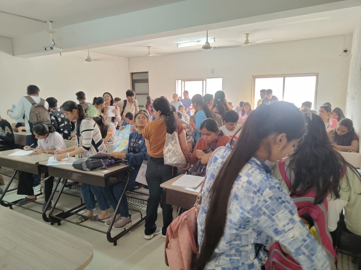 ૧૮-૧૯ તેમજ ૨૦-૨૯ વય જુથના મતદારોના મતદારયાદીમાં વધુમા વધુ સમાવેશ થઈ શકે તે માટે ૧૬૮-ચોર્યસી વિધાનસભા મતદાર વિસ્તારમા આવતી તમામ કોલેજોમાં કેમ્પનૂ આયોજન કરવામા આવ્યુ.