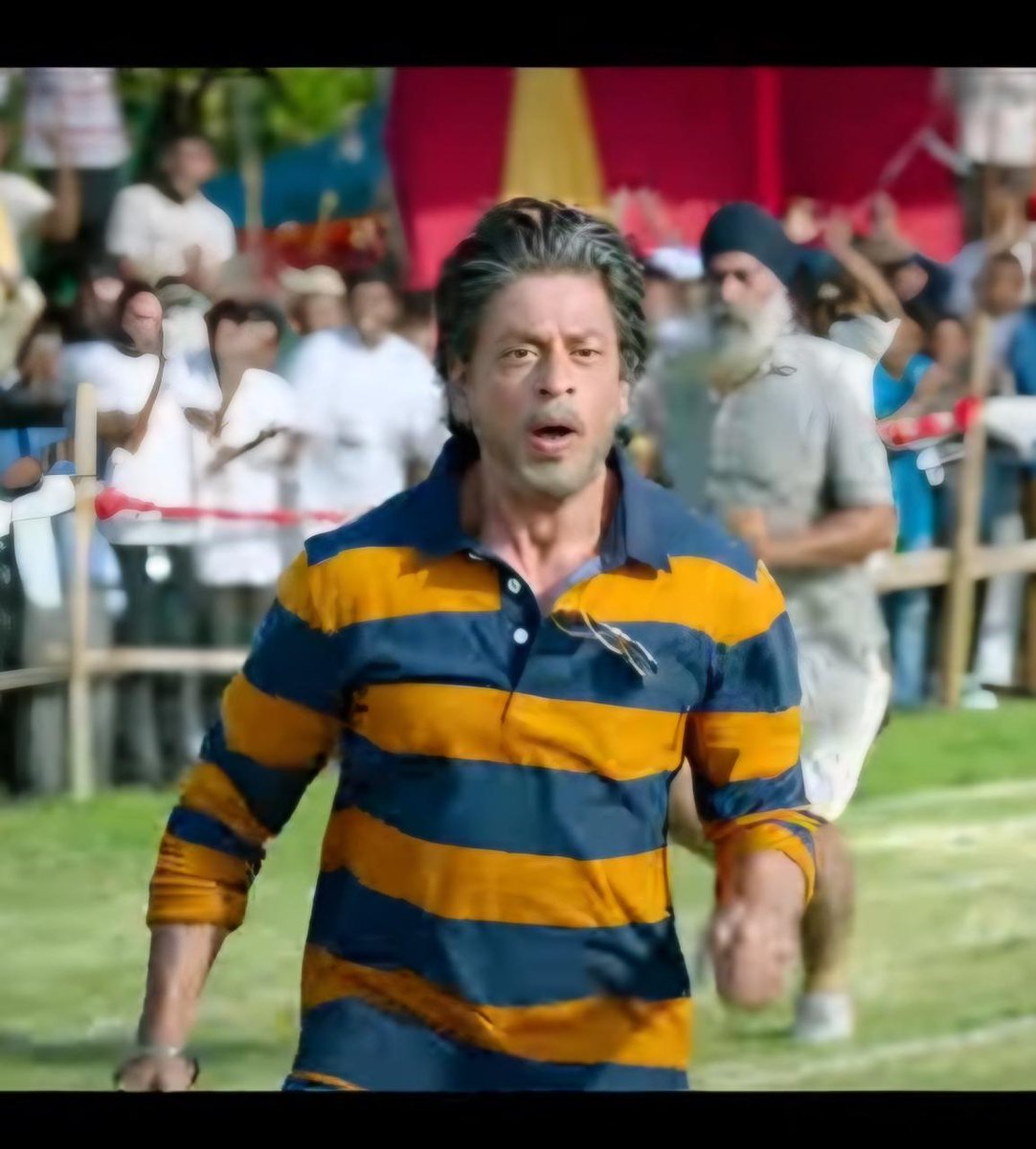 The last time SRK ran wearing a yellow striped polo, the movie ran for 27 years 😍

#DunkiTrailer