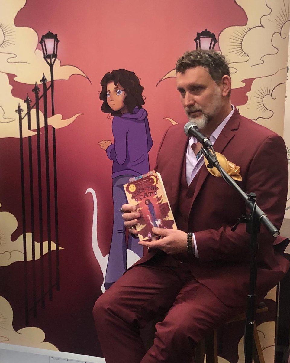 bookshineblog's tweet photo. #QAndA with Tim Cummings, author of #AliceTheCat
@SmithPublicity #bookblogger #bookshine #middlegrade #fantasy #paranormal #ghosts #grief #bereavement #family #friendship #mentalhealth #growingup
https://t.co/u6Hoi2I3ij via @bookshineblog https://t.co/Kab2Vg5rCx