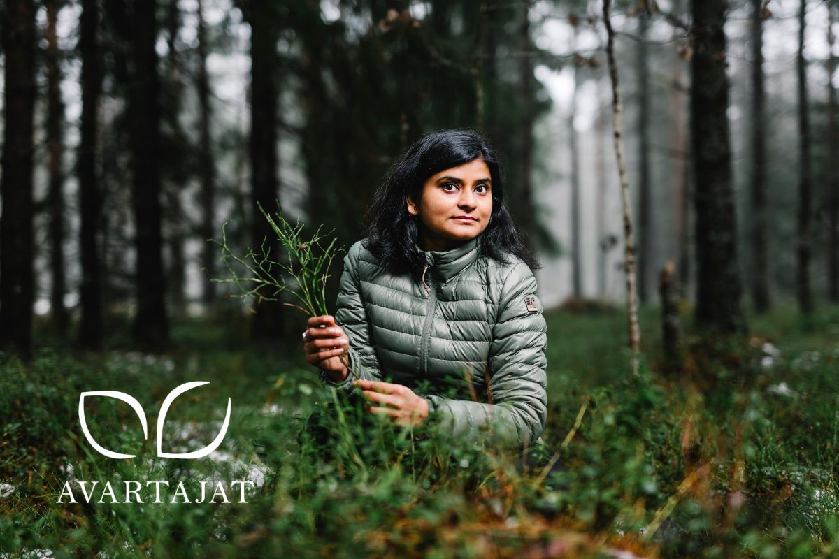 kaute_saatio's tweet photo. Post-doc researcher Priyanka Trivedi studies wild berry waxes and their commercial potential 🫐

As part of the #PoDoCo program, Trivedi collaborated with Lumene to develop the use of wild berry waxes in cosmetics.  Read more about her work: https://t.co/KYFOJyEN0o 
#avartajat https://t.co/LJ6rn57rYm