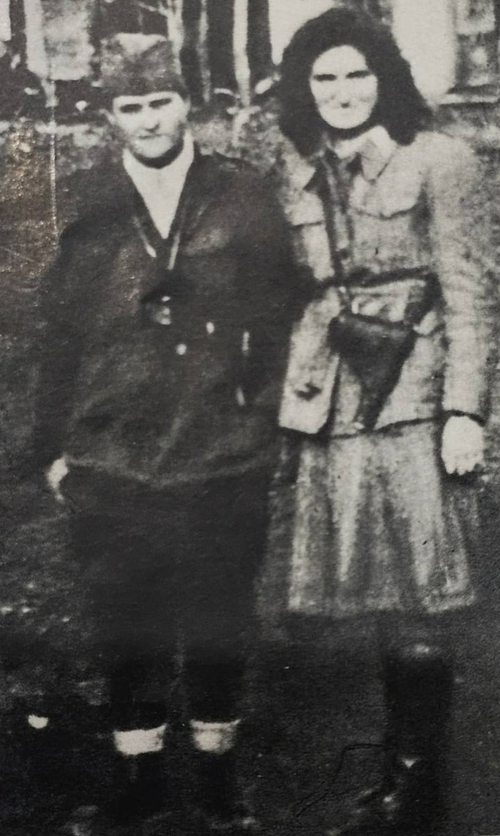 CDT_CrnaGora's tweet photo. #80god
5-6. 12. 1943.

U Kolašinu je održan je Prvi kongres Antifašističkog fronta žena Crne Gore i Boke. U zgradi gimnazije sastalo se oko 400 delegatkinja. Donešena je rezolucija u kojoj je formulisano da je cilj AFŽ-a da “organizaciono poveže najšire mase žena, da učvrsti njihovo jedinstvo, da organizuje sistematsku pomoć NOVJ” i dr. Upućen je i proglas u kome se žene pozivaju “da ulože sve snage u borbi za slobodu i protiv njemačkih okupatora i domaćih izdajnika”.