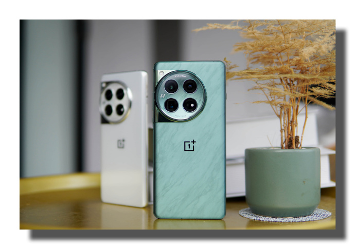 simransingh931's tweet photo. 📱 OnePlus 12 Launched for 4299 Yuan which translates to Rs 50,800 or $600. Here are its specifications:

🔥 Processor:

Snapdragon 8 Gen 3

💾 Storage Options:

12/16/24GB LPDDR5X RAM
256/512GB/1TB UFS 4.0 Storage

📺 Display:

6.82-inch BOE X1 OLED display with curved edges
2K (3168 x 1440 pixels) resolution, 
120Hz refresh rate
4500nits Peak Brightness
OPPO Display Chip Display P1
First 2K Screen with DisplayMate A+ Certification
Pixelworks X7 Independent Display

📸 Camera:

50MP Sony LYT808 OIS + 48MP IMX581 + 64MP OV64B OIS Periscope Zoom Lens (Rear)
32MP Sony IMX615 (Front)

⚡ Charging:

5400mAh Battery
100W Flash Charging
50W Wireless Charging
10W Wireless Reverse Charging

🌐 Connectivity:

IR Blaster
NFC
USB 3.2 Gen 1 Port
WiFi 7, 6, 5
Bluetooth 5.4

🌧️ Other Features:

IP65 Water & Dust Resistance
Rain Touch Technology
Alert Slider, Volume Rockers
X-axis Linear Motor (Megatron)
In-Display Fingerprint Scanner
Super Linear Dual Stereo Speakers
Android 14, ColorOS 14
164.3 x 75.8 x 9.15mm, 220 grams

💲 Pricing and Colors:

12GB/256GB - ¥4299 (Approx. ₹50,590, $606, €560)
16GB/512GB - ¥4799 (Approx. ₹56,560, $676, €624)
16GB/1TB - ¥5299 (Approx. ₹62,510, $746, €688)
24GB/1TB - ¥5799 (Approx. ₹68,460, $817, €752)

Colors: Rock Black, White, and Pale Green

🚀 Unleash the power with OnePlus 12!

#OnePlus12 #FlagshipKiller #TechSpecs #Smartphone #GadgetLove #MobilePower #Innovation #FutureTech #PhoneEnthusiast

Photo courtesy: DCS