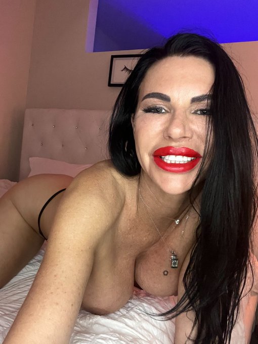 Do you love Mommy Press? Show me!❤️  It's MY BIRTHDAY baby!🎂  ❄️C4shApp: PiperPress❄️ ❄️V4nm0: Piper-Press❄️  RT