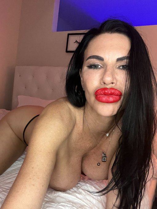 Do you love Mommy Press? Show me!❤️  It's MY BIRTHDAY baby!🎂  ❄️C4shApp: PiperPress❄️ ❄️V4nm0: Piper-Press❄️  RT