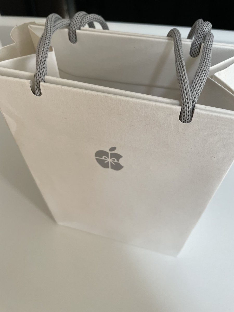 ringoyababa's tweet photo. 東京都足立区へ出張買取に行ってきました。
ご依頼の商品はこちらです。

機種:iPhone15
容量:512GB
カラー:ブラック
キャリア:Apple
simロック:なし
状態:新品未開封品

時刻0時
出張エリア:東京都足立区
査定額:105,000円

#出張買取 #買取 #iphone買取 #ジャンク買取 #24時間出張買取

048-782-5486 https://t.co/m9aUyW4XHN