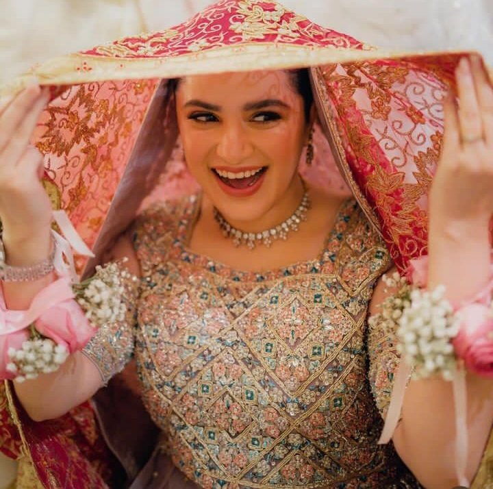 the most happy and glowing bride🎉💕
May Allah' all bridals blessed ameen.🤲