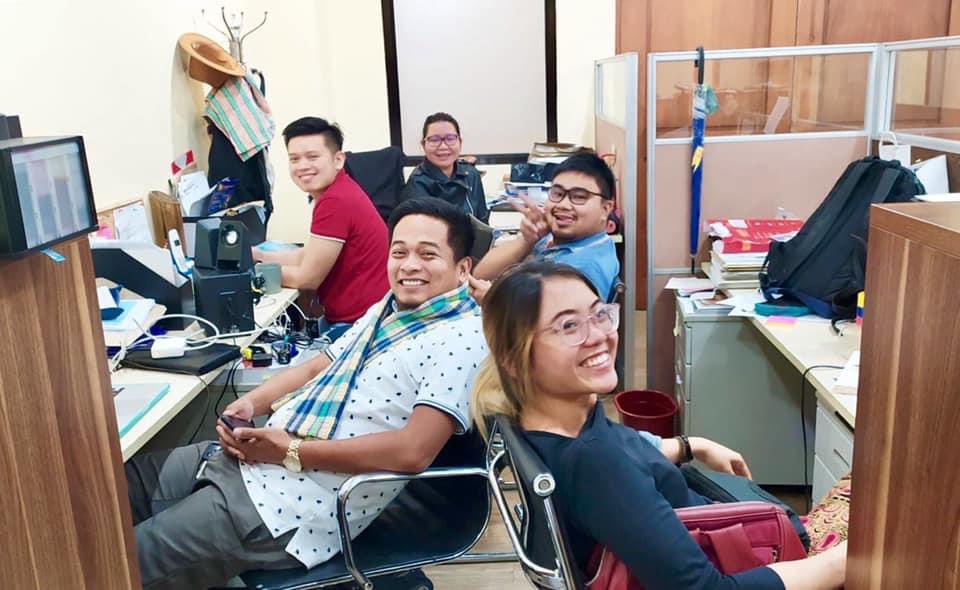 Yung isa diyan, kapapasa lang ng bar. 😁 Congratulations, @sefgozon! Nakakaproud. #Bar2023