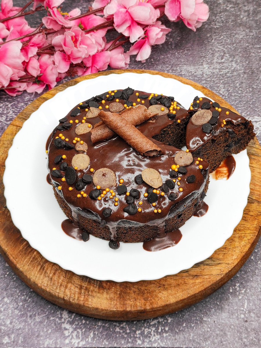 Rakhiuniquefood's tweet photo. Chocolate cake 🤤 #cake #photography #foodphotography #chefrakhi #cake #cakelover #food #foodphoto #cakelover #chocolatecake #cakephotography #cakephotos #Rakhisuniquefood https://t.co/smCKdeADym