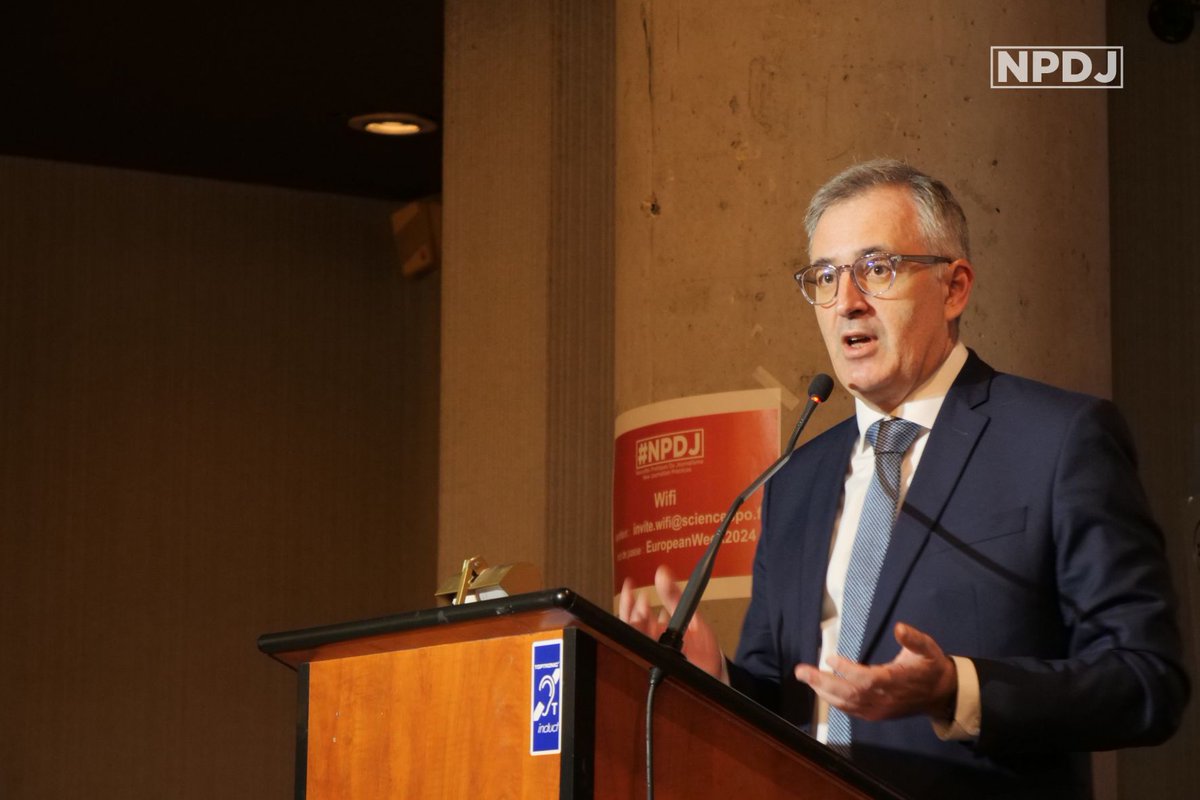 sciencespoEDJ's tweet photo. La conférence #NPDJ 2023 vient de débuter avec un discours de bienvenue de @sguriev, chercheur en économie et directeur de la formation et de la recherche de #SciencesPo

Nous avons le plaisir d’accueillir 12 intervenants sur le thème : #IntelligenceArtificielle et information” https://t.co/iC5FBqDgtH