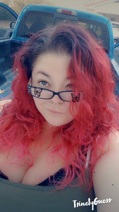 Just a girl and her truck 💙 https://t.co/VHPklQAYrF<a href="/tag/newprofilepic"class="tags"><span>#newprofilepic</span></a>