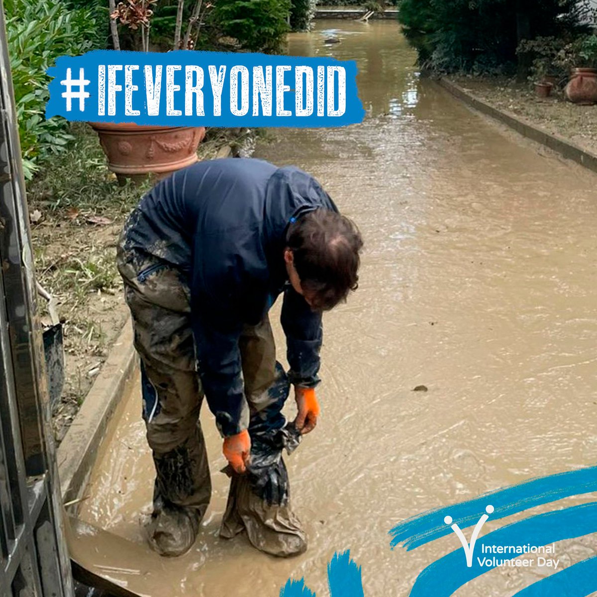UNI_FIRENZE's tweet image. A seguito dell'alluvione la grande mobilitazione di #volontari, tra cui anche tanti #studentiUnifi, ci ha fatto capire ancora meglio che se ognuno fa la propria parte possiamo riuscire a rendere il mondo un posto migliore.
Grazie!
#Giornatadelvolontariato
#IfEveryoneDid #IVD2023