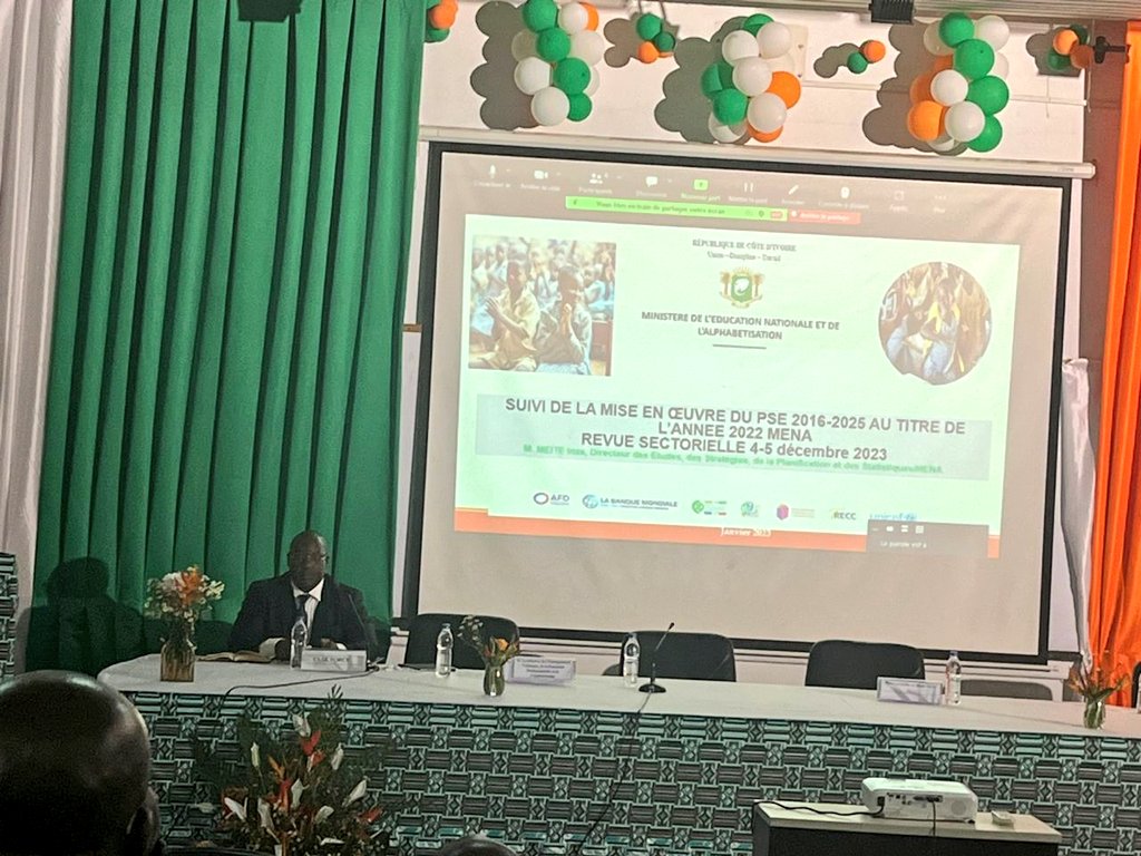 FatimBlog's tweet photo. Après la cérémonie d'ouverture, le panel bilan du PSE 22, et les travaux en commissions le 05 déc, la revue sectorielle #education - #formation se poursuit aujourd'hui
#Educiv #MENA #GNPE
#c2def #education #CIV225 #abci #fatimblog @c2d_d @ReseauC2DS @Educationci @Gouvci https://t.co/HuzEkN2R75