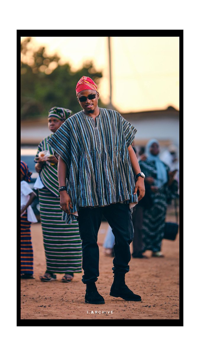 majeed_suhuyini's tweet photo. A true Son of my Father! A descendant of the great Naa Gbewa! 

Alright time to secure the modeling bag. Hit my DMs with your designs before my price goes up! 👏🏿👏🏿👏🏿👏🏿

📸 : @iArchiveStudio

#modellife #model #ankarastyles #damba23 #dagbonkingdom #damba #actor #fashion https://t.co/aOnBOSTJ0x