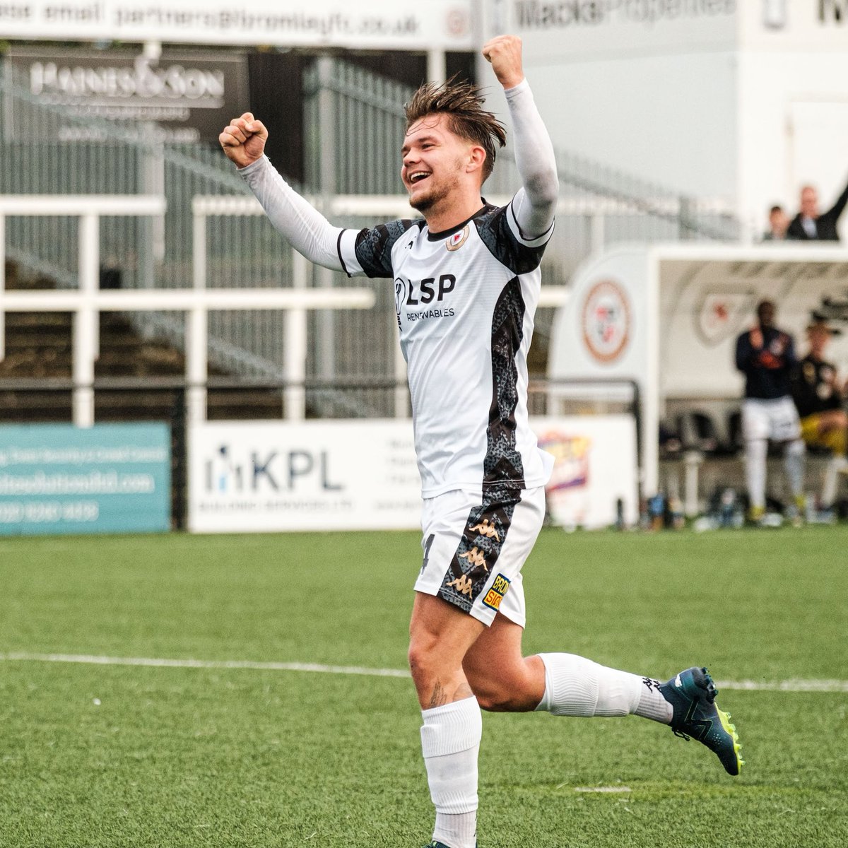 Happy birthday, @LewisLeigh3 🎉 #WeAreBromley