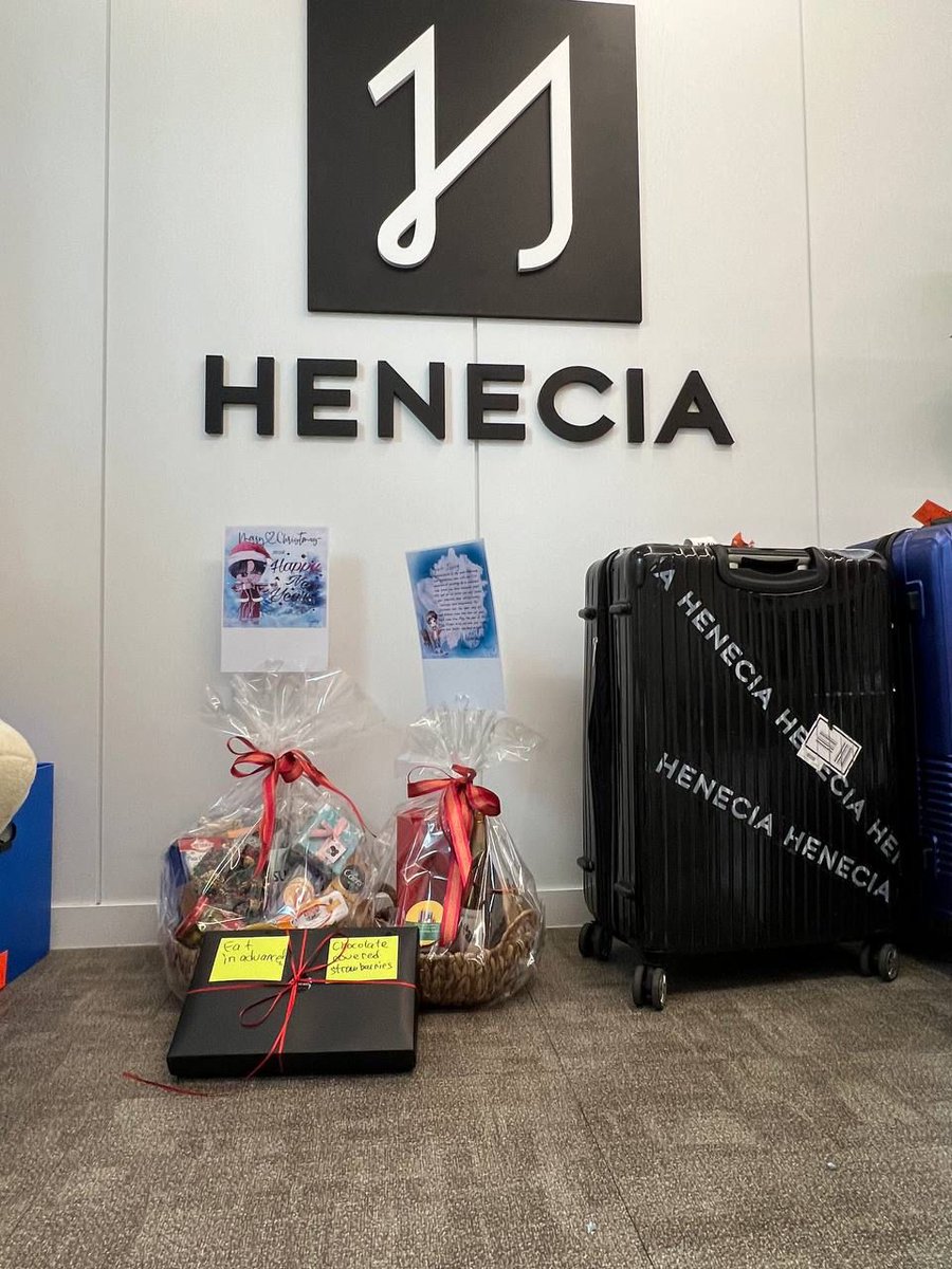 BeautifulPrin1's tweet photo. Today, our small gifts were delivered to the @TEAMHENECIA office. Thanks to everyone who helped with the organization! @khj_heneciatwt 💚 https://t.co/ZRMm5LrRib
