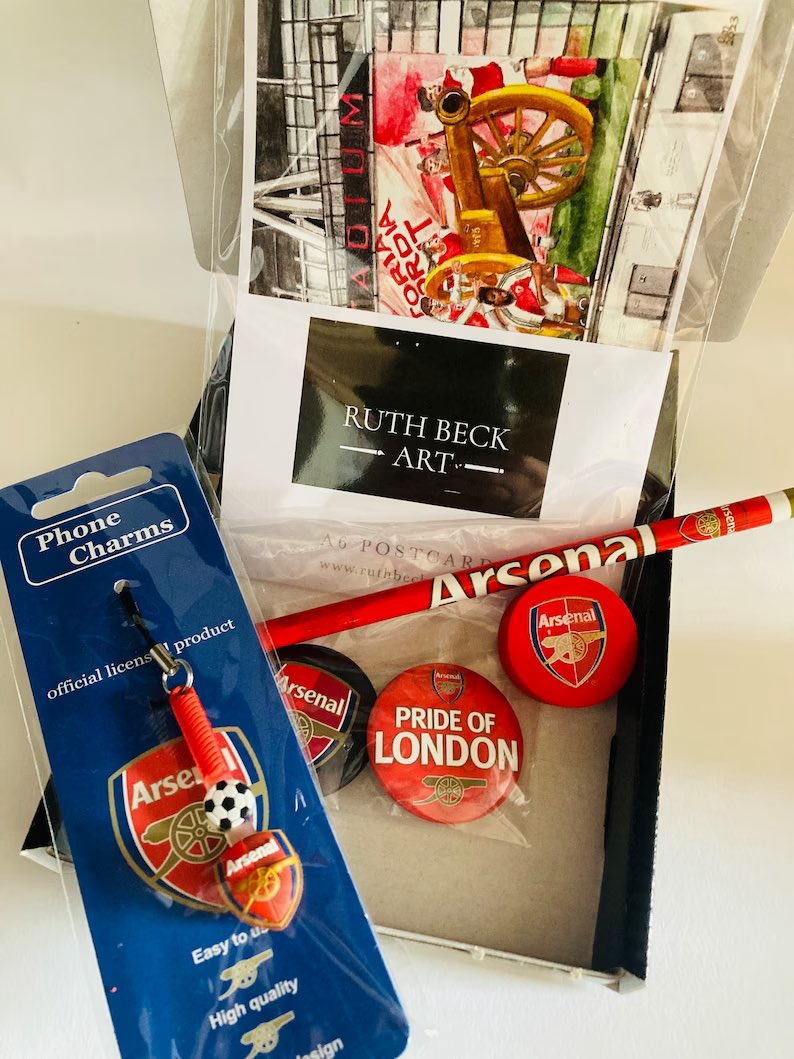 🚨GIVEAWAY🚨

When we beat Luton a follower who likes and reposts this tweet will win one of my A6 Arsenal Gift Boxes.

You MUST be following me to enter.

Good Luck ❤️🤍

#LUTARS #Arsenal #Giveaway #AFC #COYG