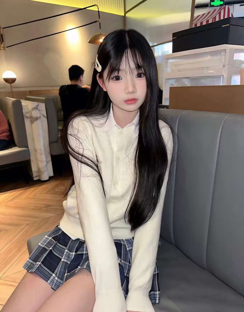 PrimeTime69Son's tweet photo. 点击置顶推文获取妹妹联系方式)

地区：佛山南海区
年龄:00后
可上门也有课室
价格:6张次8张全套  20-25张包夜
服务:69口爆，无套，车震，制服，jk黑丝鸳鸯浴，乖巧听话，B紧，臀推鸡鸡 老汉推车
#佛山约炮 #佛山兼职 #佛山同城 #佛山资源 #佛山外围 #佛山援交 https://t.co/sFpT7lAzb3