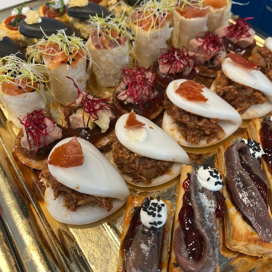 Descubre nuestra repostería, dulce y salada, perfecta para estas fechas especiales
 No lo dudes. Haz tu pedido para estas fiestas
Cabanyal  963712005
Serrería  963551376
Xúquer  963602515
#panaderiavalencia #latahonadelabuelo #reposteriaselecta #reposterianavidad #productonavidad