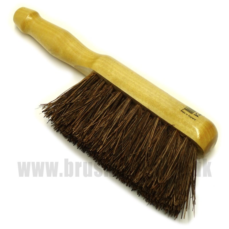 brushstore's tweet image. For sweeping stairs and banisters, a stiff banister #brush from @brushstore - 5.5" Stiff Bassine Banister Brush with lacquered dyed handle... see brushstore.co.uk/banister-brush…