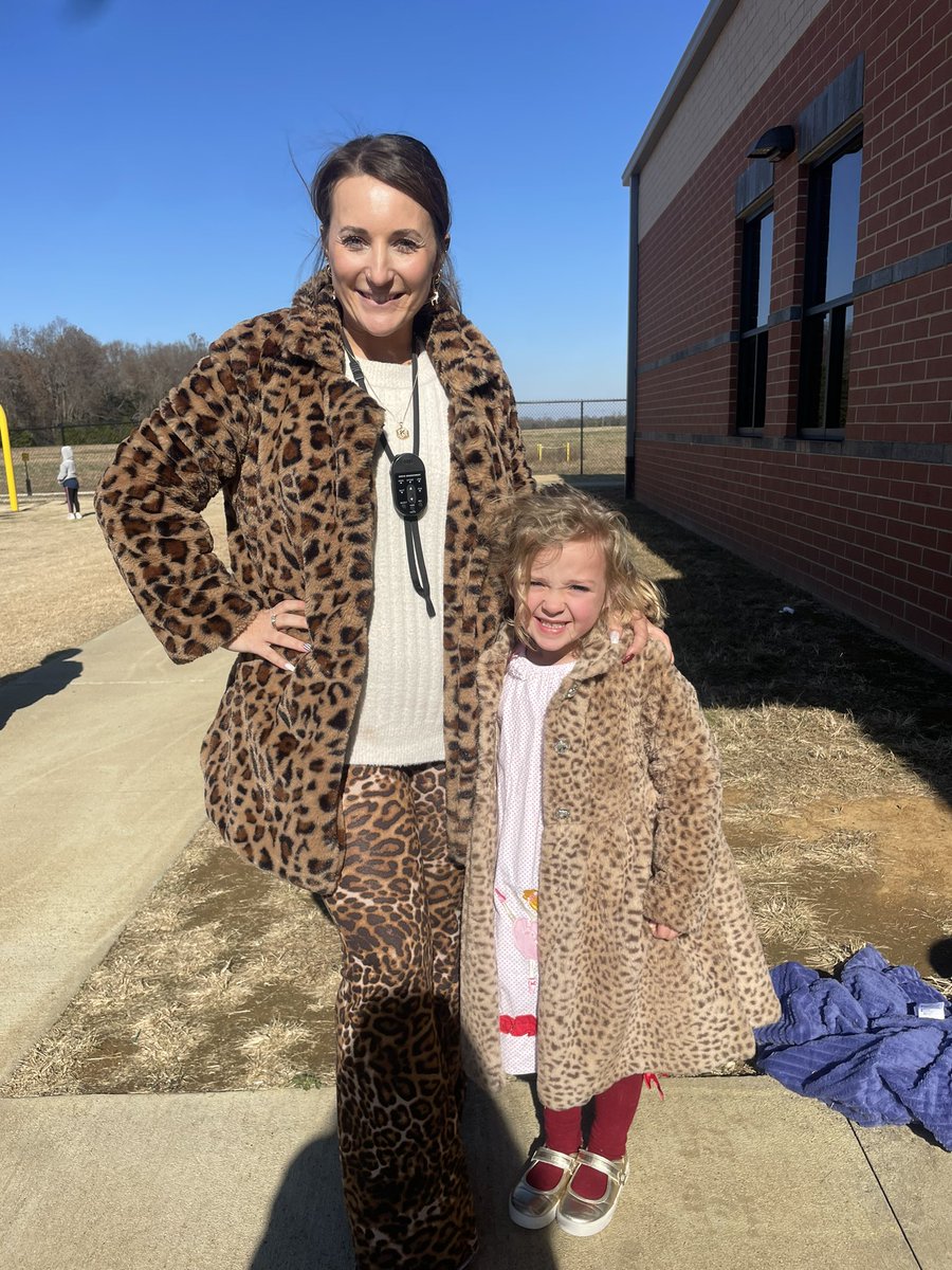 Just a couple of cheetah girls 🐆💕 #ismatchingyourteachercool? #sassytogether