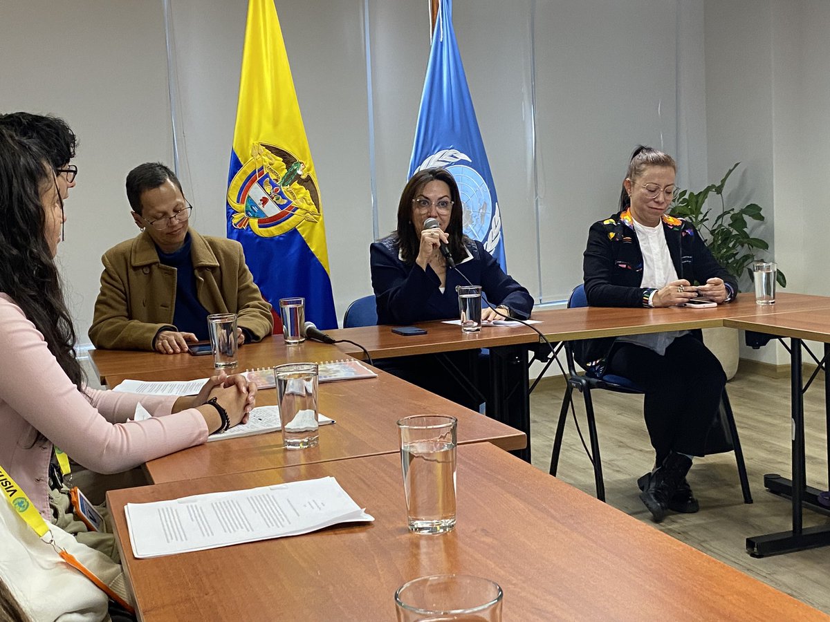 SimonuBogota's tweet photo. Iniciamos el encuentro de entrega de resultados de la Escuela de Liderazgo de Simonu Bogotá Región 2023. Estamos con Mireia Villar Forner, coordinadora Residente de la ONU en Colombia, directivas de la @Educacionbogota y jóvenes en cargos de liderazgo. https://t.co/eCUfvmUIKx