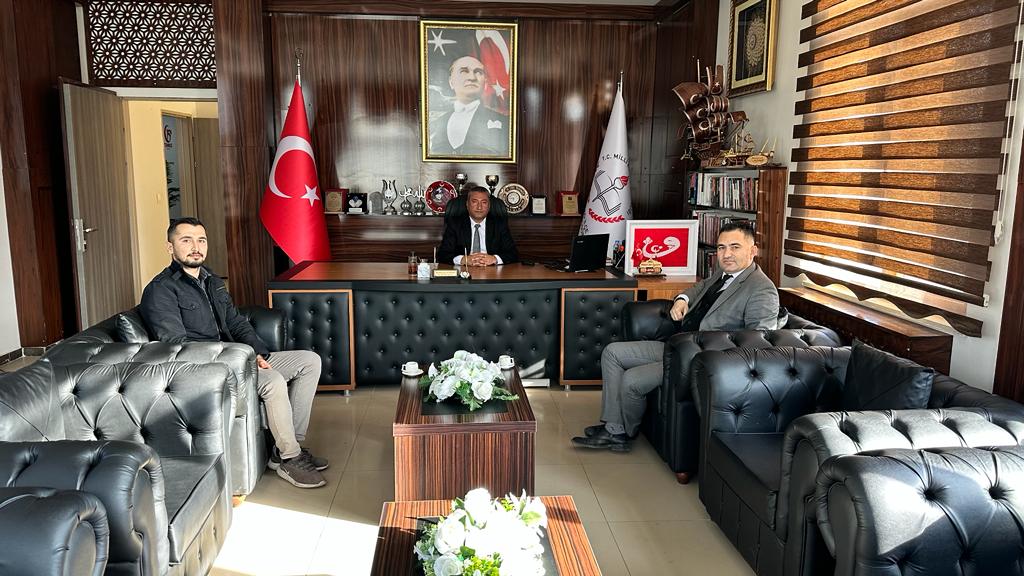 <a href="/mazidagimem/">Mardin/Mazıdağı İlçe Millî Eğitim Müdürlüğü</a> Müdürü Sayın <a href="/aydiner_sah/">Mehmet Şah AYDINER</a> ' i makamında ziyaret ettik.
Mardin ve Eğitim gündemi hakkında bilgi alış verişinde bulunduk.
Alakasından ötürü müdürümüze Teşekkür ediyoruz.
<a href="/turkegitimsen/">Türk Eğitim Sen</a> 
<a href="/TalipGeylan06/">Talip Geylan</a> 
<a href="/sdolgun01/">Selahattin Dolgun</a> 
<a href="/maz_tes/">MAZIDAĞI TÜRK EĞİTİM SEN🇹🇷</a>
