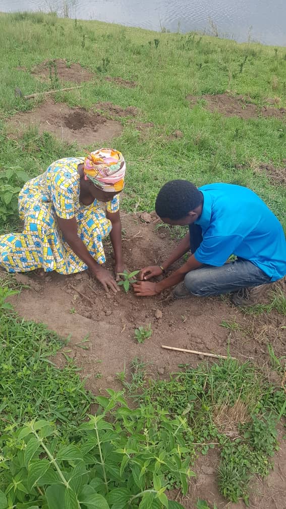 EnabelinRwanda's tweet image. #OrangeTheWorld
Through Enabel's Forestry projects (#TREPA, #COMBIO &amp;amp; #DeSIRA), men&amp;amp;women are given equal opportunities to participate in project implementation activities. In particular, women&amp;amp;girls are encouraged to take the lead in organisation&amp;amp; leadership of community groups.