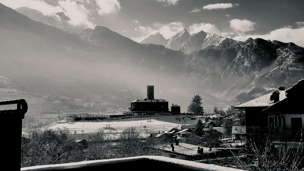 *Enchanté*

#photography #photos #photograph #photo #bnwshot_world #blackandwhitephotography #blackandwhite #blancetnoir #chateau #monochromephoto