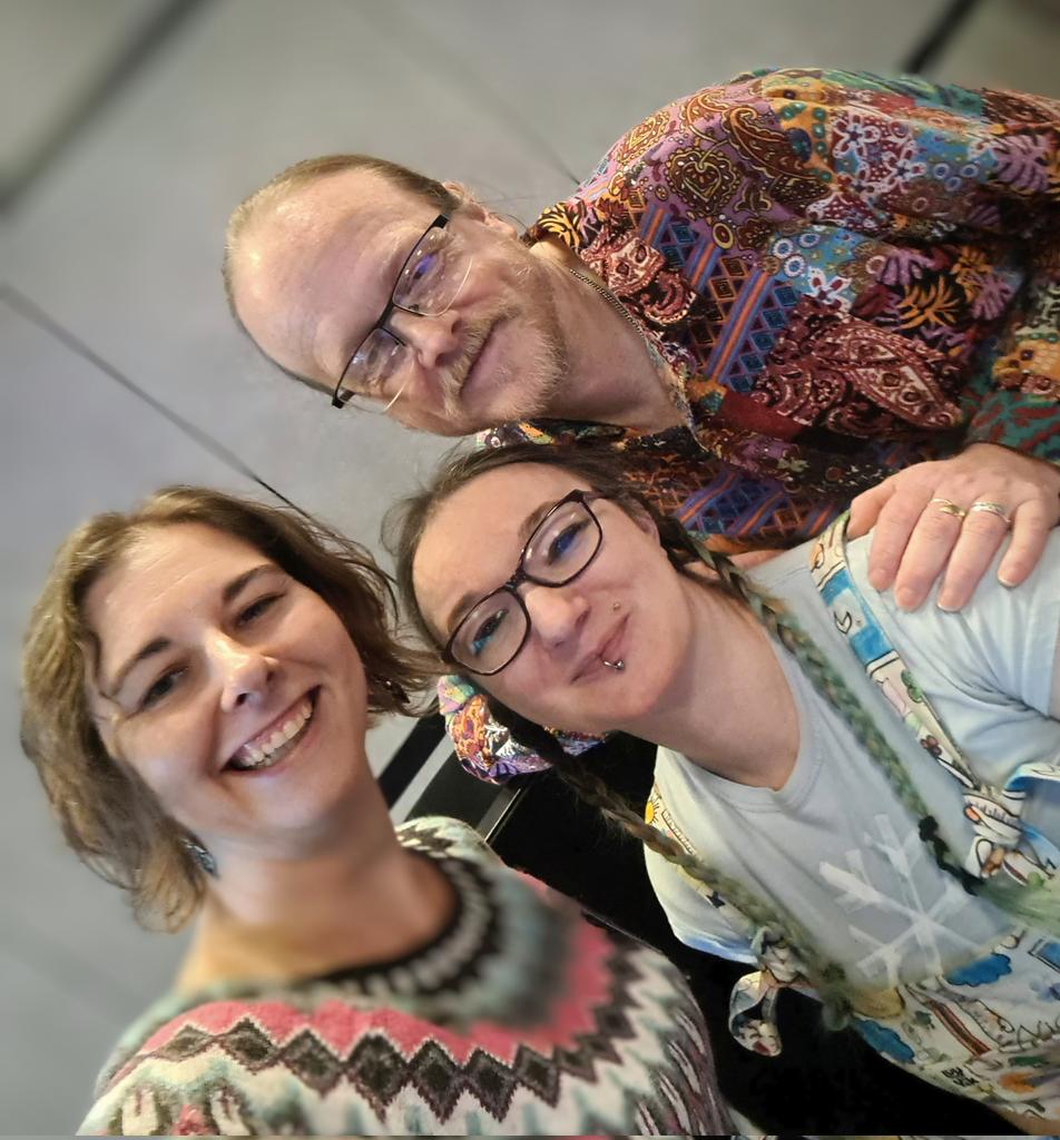 Always a pleasure to spend time with the @CureDMCharity founders Emma-Jayne and Pete 💚🦁 You're doing a fantastic job as @TREAT_NMD Patient Representatives for the #MyotonicDystrophy community! #DM1 #DM2