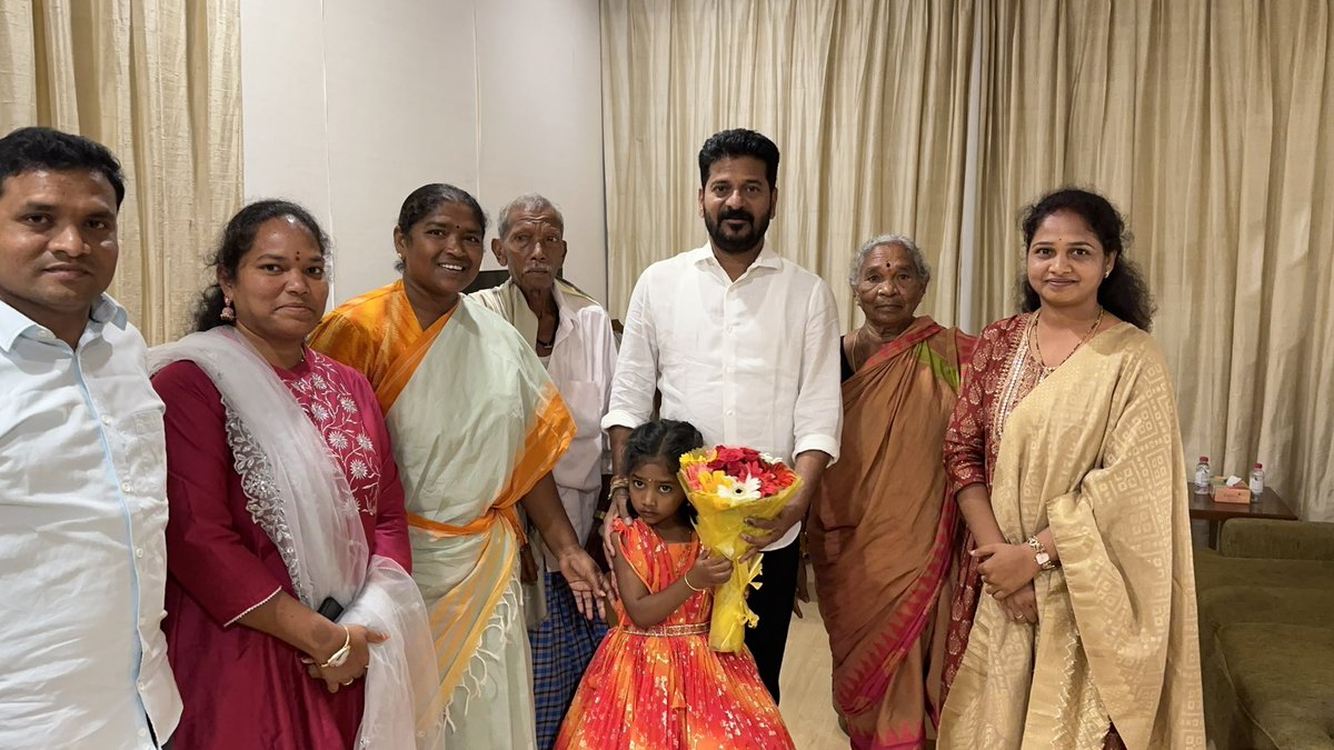 Danasari Seethakka (@seethakkamla) on Twitter photo Congratulations to my brother <a href="/revanth_anumula/">Revanth Reddy</a> I am sure you will be the most powerful Peoples Chief Minster in India..
With our family members greeted the new CM of Telangana.
#RevanthReddycm <a href="/RahulGandhi/">Rahul Gandhi</a> <a href="/priyankagandhi/">Priyanka Gandhi Vadra</a> <a href="/kharge/">Mallikarjun Kharge</a> <a href="/kcvenugopalmp/">K C Venugopal</a> <a href="/INCTelangana/">Telangana Congress</a> Congratulations to my brother <a href="/revanth_anumula/">Revanth Reddy</a> I am sure you will be the most powerful Peoples Chief Minster in India..
With our family members greeted the new CM of Telangana.
#RevanthReddycm <a href="/RahulGandhi/">Rahul Gandhi</a> <a href="/priyankagandhi/">Priyanka Gandhi Vadra</a> <a href="/kharge/">Mallikarjun Kharge</a> <a href="/kcvenugopalmp/">K C Venugopal</a> <a href="/INCTelangana/">Telangana Congress</a>