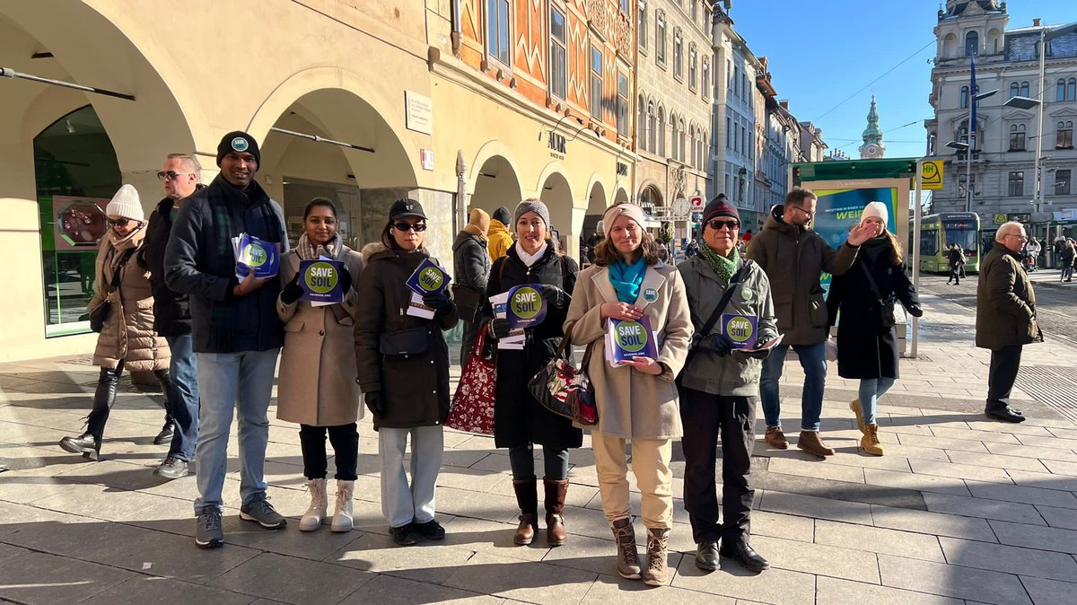 cpsavesoil's tweet image. 🌱✨ Earth buddies have been on fire, igniting change for #WorldSoilDay! Together, let&apos;s champion soil health for a greener, more sustainable future! Use 👉 #SoilforClimateAction and show your love for soil!  🌍💚