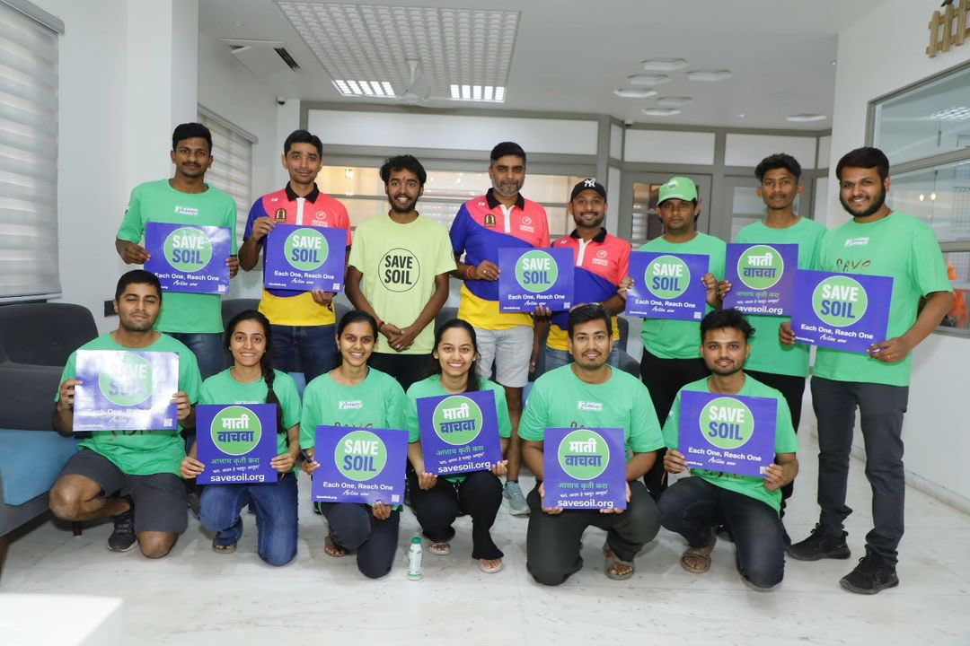 cpsavesoil's tweet image. 🌱✨ Earth buddies have been on fire, igniting change for #WorldSoilDay! Together, let&apos;s champion soil health for a greener, more sustainable future! Use 👉 #SoilforClimateAction and show your love for soil!  🌍💚