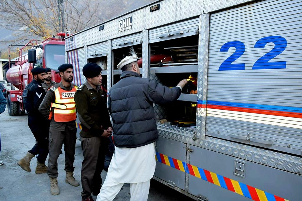 1122Lower's tweet photo. Newly appointed Deputy Commissioner Lower Chitral Muhammad Imran Khan visits Rescue1122 Head Office Lower Chitral, Upon reaching in Rescue1122 head Office District Emergency Officer Zafar Uddin Well Comed him, Rescuers seluted him, and briefed about regular Emergencies! https://t.co/N0L2cDPiPM
