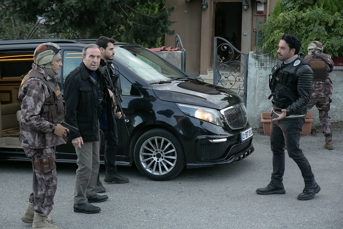 GAl2DZ8a8AA6H4r?format=jpg&name=medium