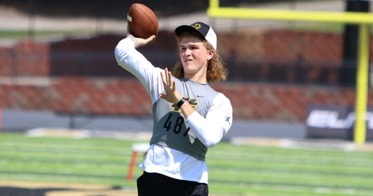 2024 QB Colter Ginn added an PWO offer from Georgia on Monday. The Perry High School star is intrigued by the path blazed by Stetson Bennett. He dives in on new opportunity. #GoDawgs
Story: on3.com/teams/georgia-…