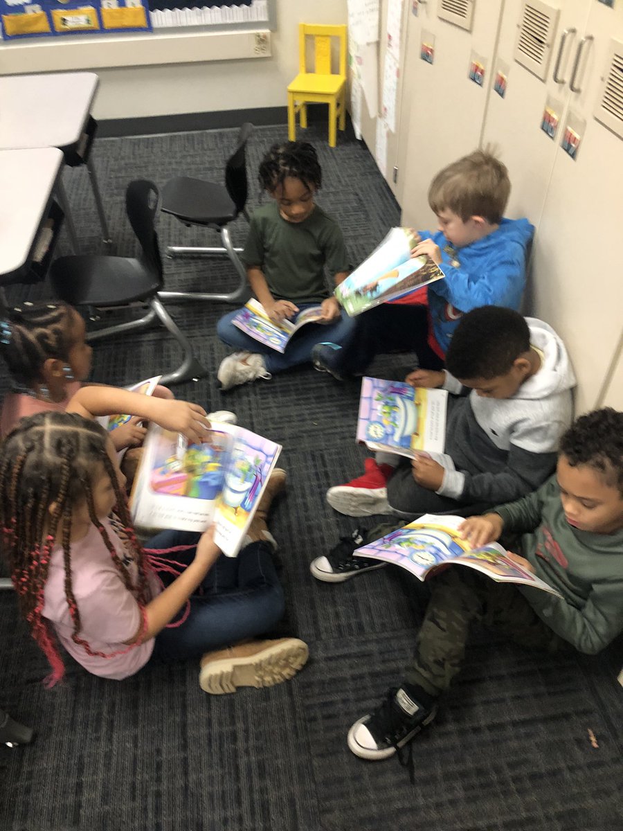 SarahCJCannon's tweet photo. #warrenwill #shareyourjoy #eastridgeelementary https://t.co/FFyGC1ZxcT