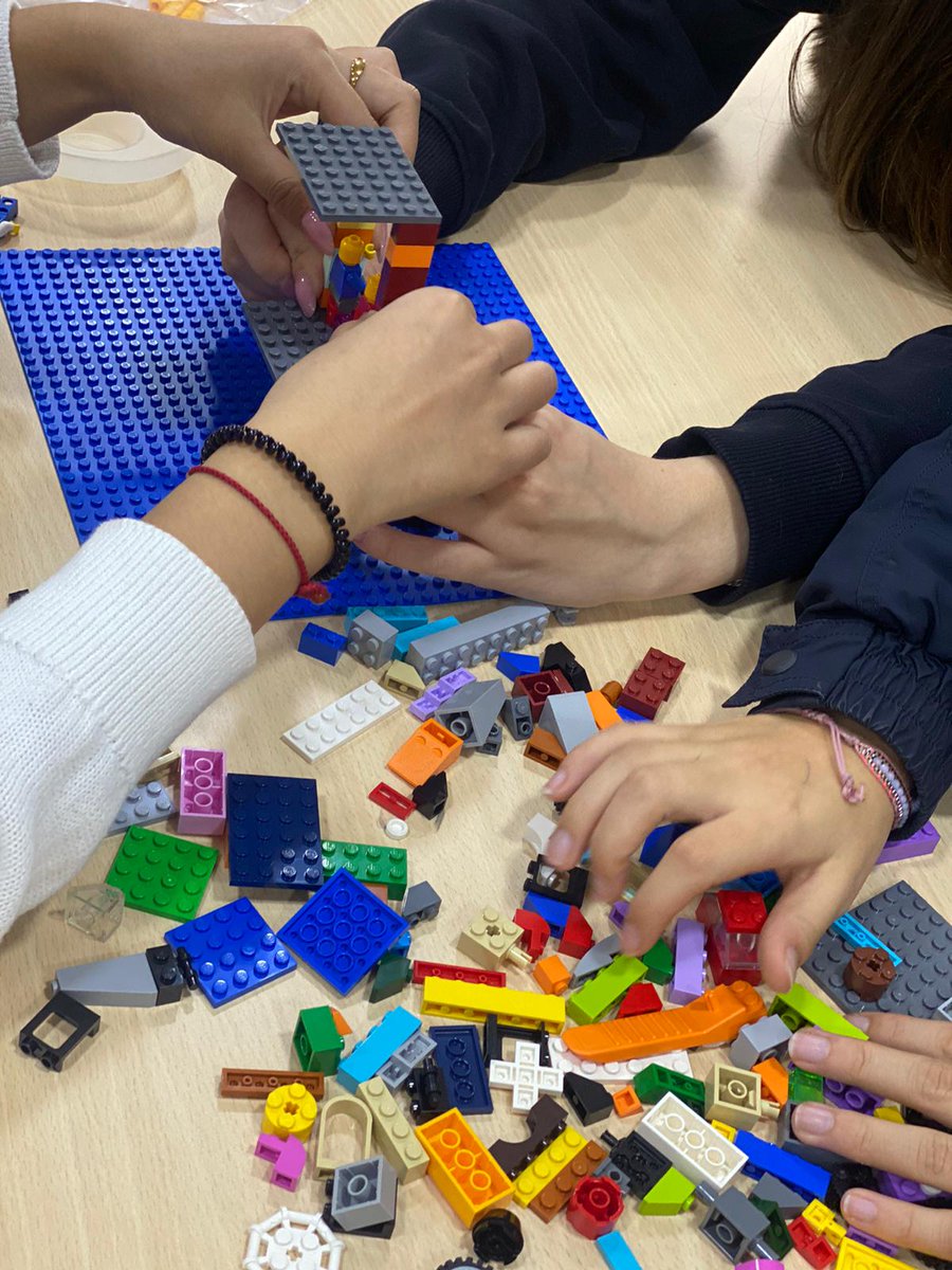 Y11 @stpetersbcn learning with Lego! Represent your ideal workplace #legoseriousplay #ibdp #businessmanagement
