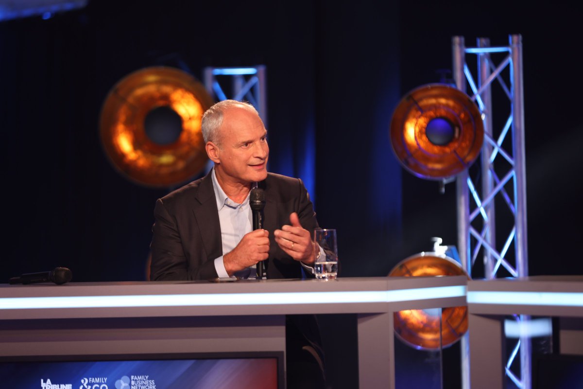 <a href="/LaurentAllard/">LaurentAllard</a> @And_co_eu <a href="/LafayD/">Denis Lafay</a> <a href="/LaTribune/">La Tribune</a> <a href="/BanquePalatine/">Banque Palatine</a> <a href="/GrantThorntonFr/">Grant Thornton FR</a> <a href="/FIDAL_avocats/">Fidal</a> <a href="/implid_groupe/">implid</a> <a href="/FranceInvestEU/">France Invest</a> <a href="/Bpifrance/">Bpifrance</a> <a href="/PepinCharles/">Charles Pépin</a> <a href="/RaduLefebvre/">Miruna Radu-Lefebvre</a> <a href="/audencia/">Audencia</a> <a href="/fabienneLissak/">Fabienne Lissak</a> <a href="/OlivierSchiller/">Olivier Schiller</a> @V_MANE_FILS <a href="/phmabille/">Philippe Mabille</a> #FamilyAndBusinessForum - « Dans beaucoup de cas, l'international n'est pas un choix, mais une nécessité. »
 
💬<a href="/OlivierSchiller/">Olivier Schiller</a>, PDG de Septodont