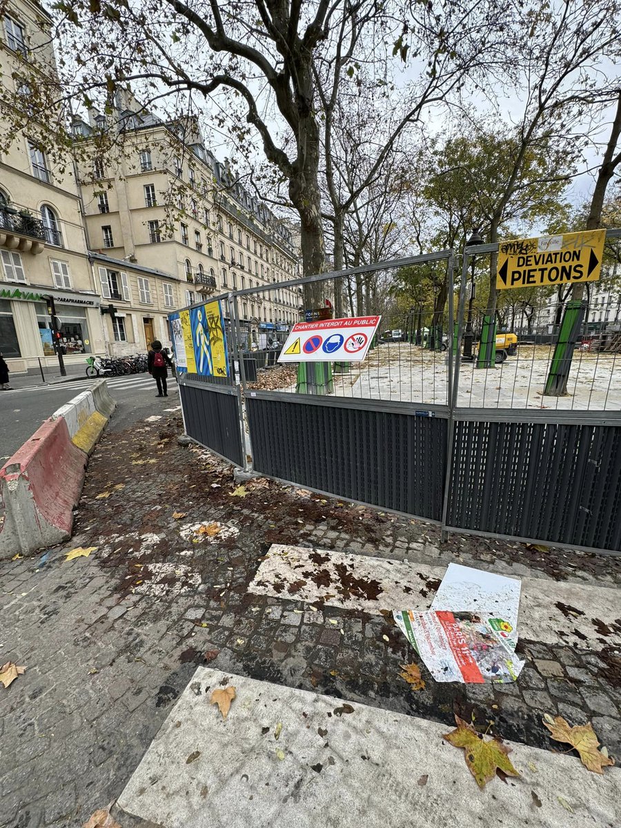 parisienencoler's tweet photo. La république et ses alentours se transforment en raie publique sous hidalgo belliard et giry #saccageparis https://t.co/RGzS9g70RP