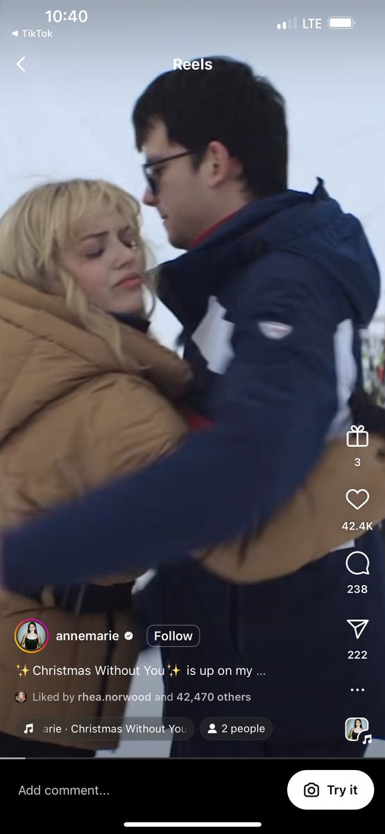 gabheartstopper's tweet photo. am i going crazy or is that rhea hugging asa butterfield ???? 😭 https://t.co/IJ3B1UFR1Y