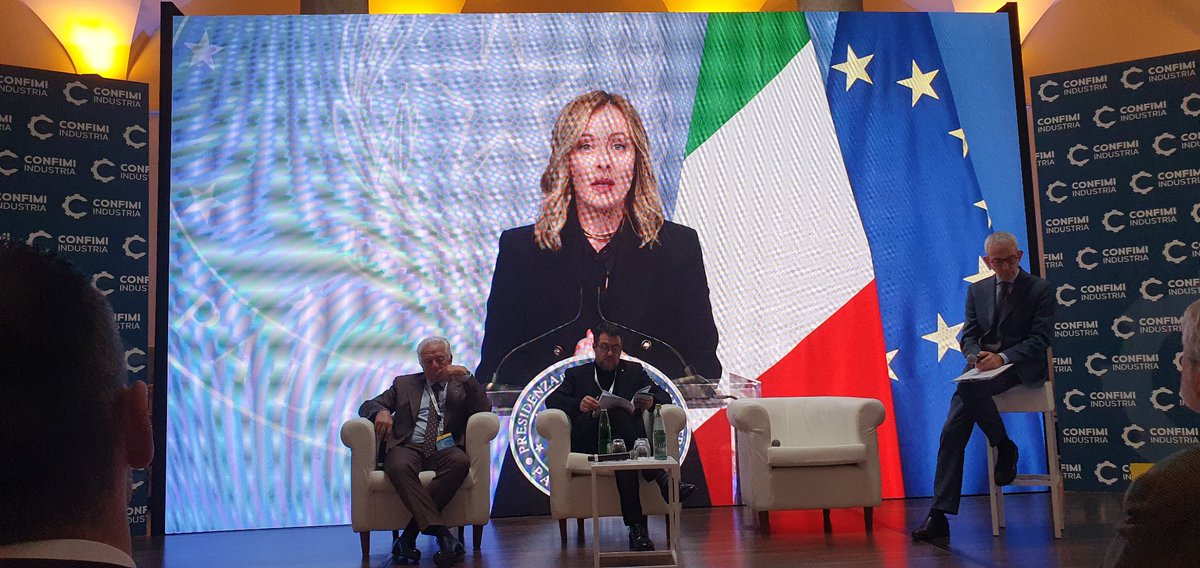 luciano_mocci's tweet photo. Assemblea Pubblica di #ConfimiIndustria
Il Presidente del Consiglio #GiorgiaMeloni, nel suo video messaggio ha sottolineato che: “Se il Made in Italy è sinonimo di eccellenza e qualità lo dobbiamo in gran parte alle PMI, alla loro capacità di coniugare tradizione e innovazione". https://t.co/JGKp9H3S5Q