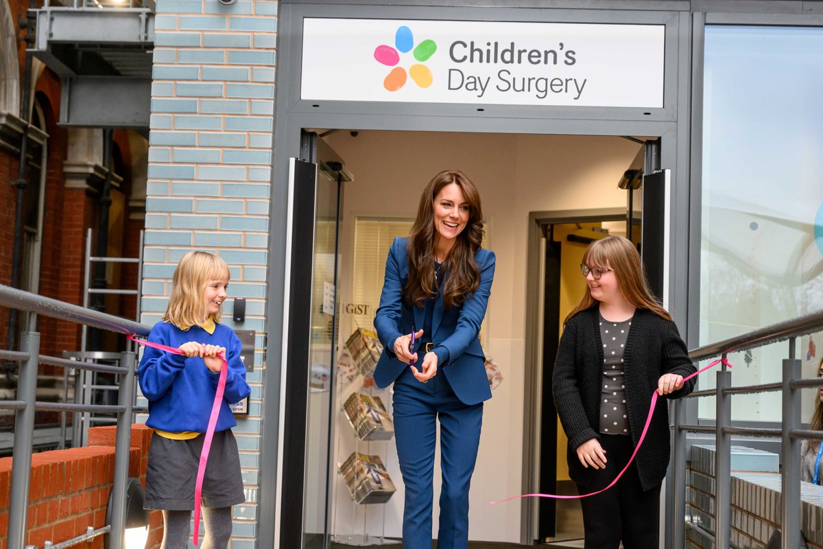 We were thrilled to be joined by our Royal Patron, HRH The Princess of Wales, to officially open our Children's Day Surgery Unit.

After a tour, HRH spent time with staff and patients to hear about our brilliant new space-themed facility: evelinalondon.nhs.uk/about-us/news-…