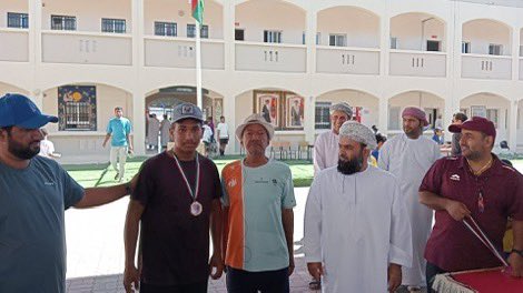 #شوية_رياضة
حقاً علينا أن نفتخر بهؤلاء الفتية الرائعون الطيبون بإشاراتهم المبتسمه ومشاركتهم مع اخوانهم وسط اجواء جميله مبهجه انهم أحبابنا ( #الدمج_السمعي) مع الشكر لمعلميهم الذين يبذلون كل ما في وسعهم لأجلهم🌹🌹
#تعلم_مستدام
#الدمج_السمعي
#المدرسة_والمجتمع
<a href="/omanssa_dh/">لجنة الرياضة المدرسية بالظاهرة</a>
@OmanSSA