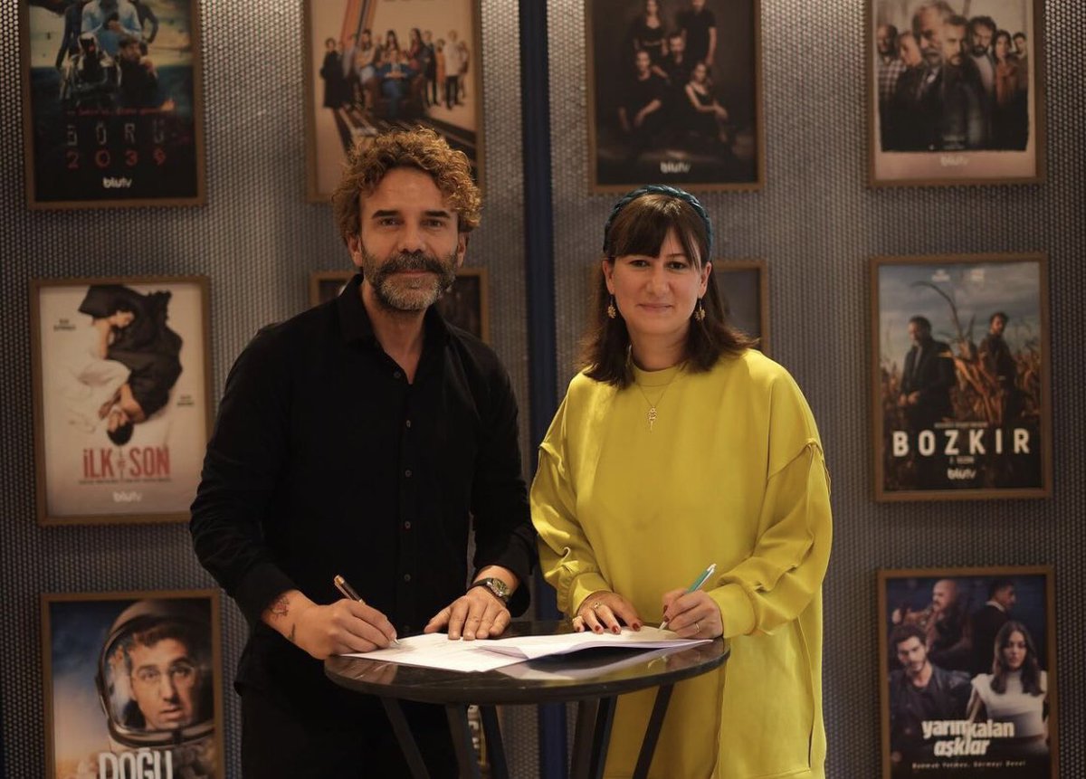 GurkanSef's tweet photo. Heyecanımız yüksek😇 @BluTV izleyenlerini çok özledik. “Gürkan Şef ile Görevimiz Mangal” yakında başlıyor. Her bölüm heyecan fırtınası olacak. Yeni yılda görüşmek üzere🙋🏻‍♂️ https://t.co/Ht5xMDUmvT